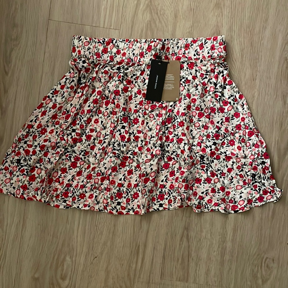 Nordstrom/Vero Moda Floral Circle Skirt - NWT